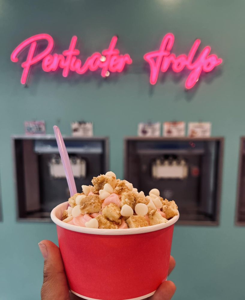 Pentwater Froyo Logo