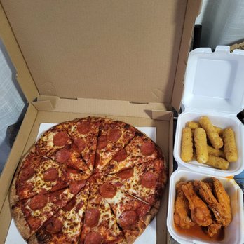 Pinches Pizzas - 1 topping pepperoni pizza, mozzarella sticks, and wings. - Pizza Near Me - Long Beach, California Pinches Pizzas - 1 topping pepperoni pizza, mozzarella sticks, and wings. - Pizza Near Me - Long Beach, California