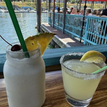 Island Cafe - Fantastic views with equally fantastic drinks! - American Near Me - Portland, Oregon