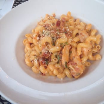 Winberie's Restaurant & Bar - The Cajun Mac and Cheese, it also has chicken, bacon, and sausage in it. Amazing! - American Near Me - Summit, New Jersey
