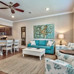 Glass Casa Vacation Rentals - Alerio C304 Unit