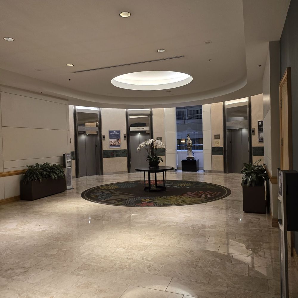 Hyatt Regency Orlando - Lobby elevator - Hotels Near Me - Orlando, Florida Hyatt Regency Orlando - Lobby elevator - Hotels Near Me - Orlando, Florida