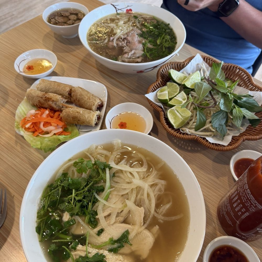 SaiGon Nho - Beef pho, chicken pho, fried egg rolls "net" style - Vietnamese Near Me - Fairfield, California SaiGon Nho - Beef pho, chicken pho, fried egg rolls "net" style - Vietnamese Near Me - Fairfield, California