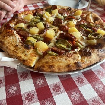 Del's Pizzeria - Shell Beach Road (Medium) - Pizza Near Me - Pismo Beach, California