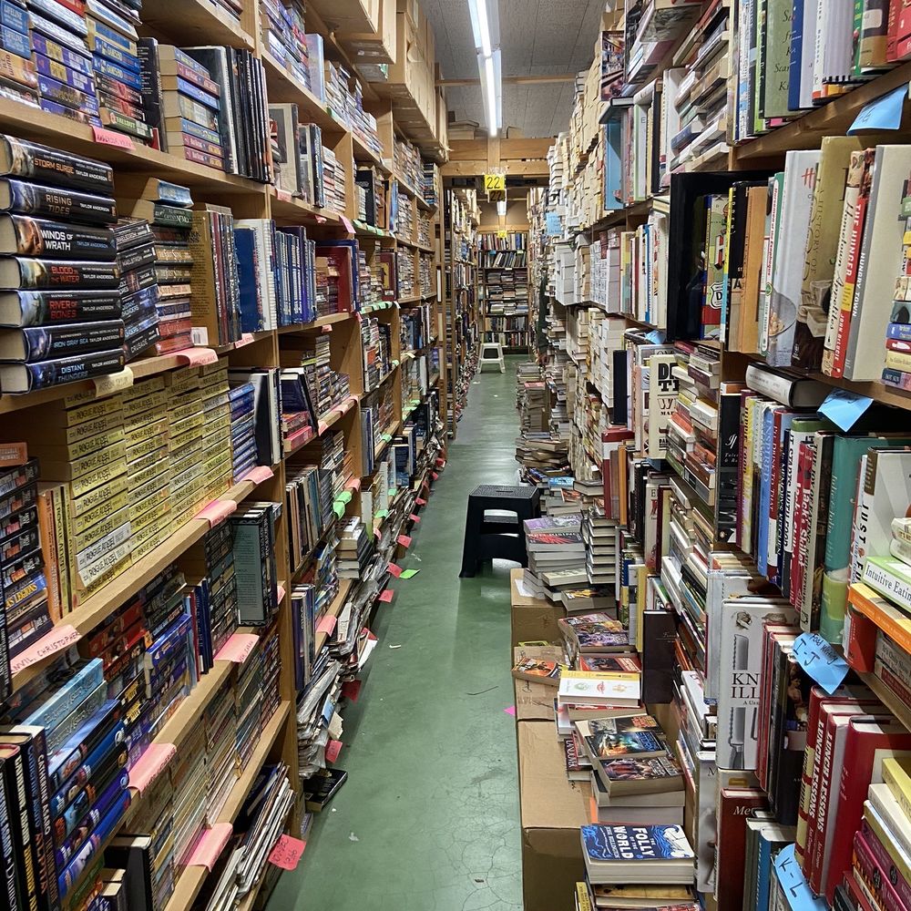Chamblin Bookmine - Bookstores Near Me - Jacksonville, Florida