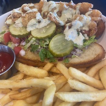 Oceans 234 - Shrimp Po Boy - New American Near Me - Deerfield Beach, Florida