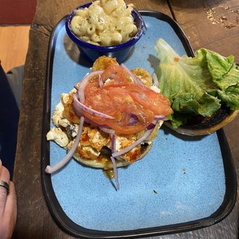 Brooklyn's Backyard - St Croix burger and grannies 2 cheese Mac and cheese - New American Near Me - Ocala, Florida