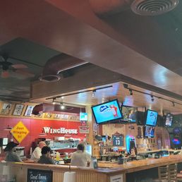 Winghouse bar Winghouse bar