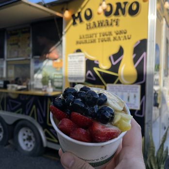 Mo 'Ono Hawai'i - Small açaí bowl - Food Trucks Near Me - Kahului, Hawaii Mo 'Ono Hawai'i - Small açaí bowl - Food Trucks Near Me - Kahului, Hawaii