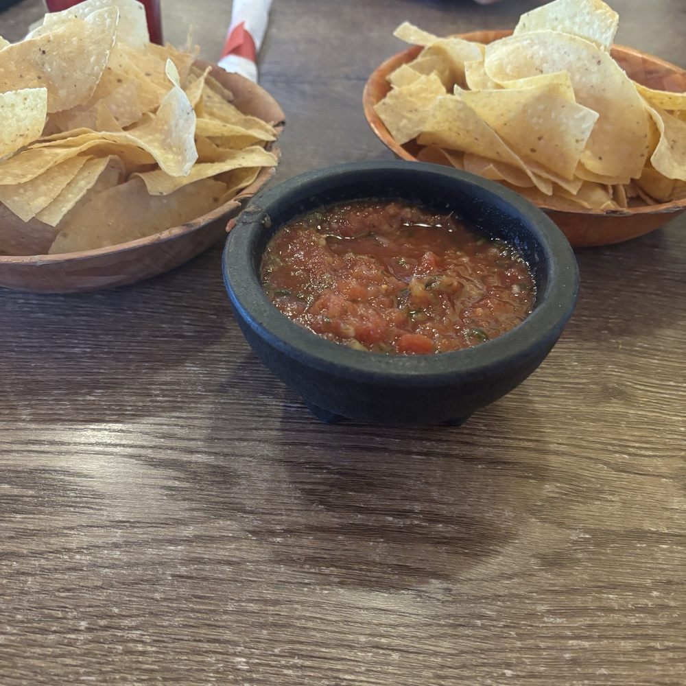 Los Gringos Locos - Chips and salsa - Mexican Near Me - Apache Junction, Arizona