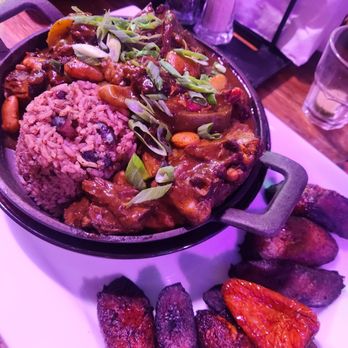 Central Shore - Oxtail Chefs Special with Coconut rice and Plaintains - Lounges Near Me - Virginia Beach, Virginia