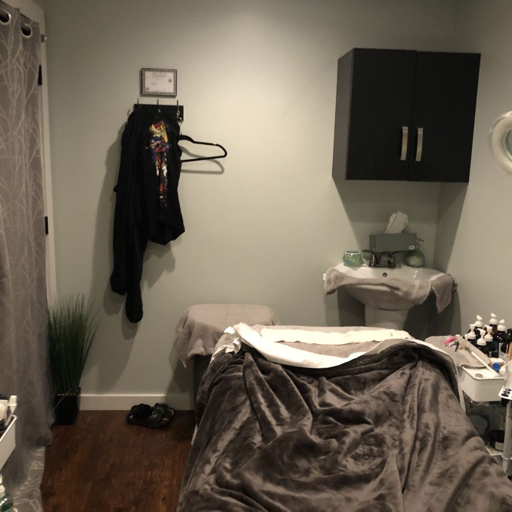 Simply Sage Esthetics - EXTREMELY clean, comfortable and calming salon!! (I took this after my facial and waxing.) - Skin Care Near Me - Willowbrook, Illinois Simply Sage Esthetics - EXTREMELY clean, comfortable and calming salon!! (I took this after my facial and waxing.) - Skin Care Near Me - Willowbrook, Illinois