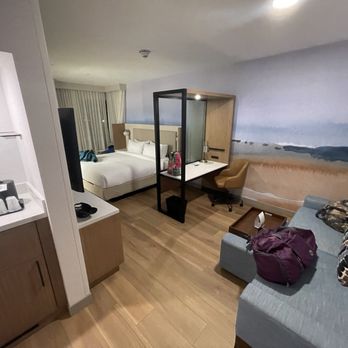 SpringHill Suites by Marriott Ventura Oxnard - Still has that wonderful new hotel smell - Hotels Near Me - Oxnard, California