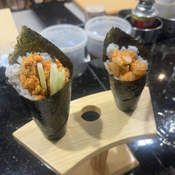 Maru Sushi - Spicy scallop hand roll and hwa ebi hand roll - Japanese Near Me - Ridgewood, New Jersey