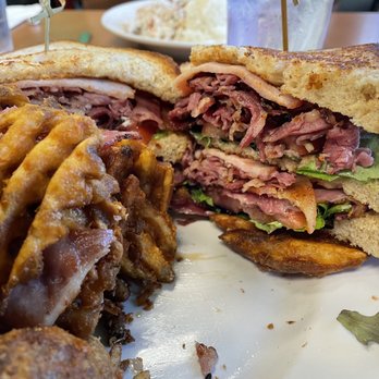 Guieb Cafe - Pastrami sandwich - New American Near Me - Honolulu, Hawaii