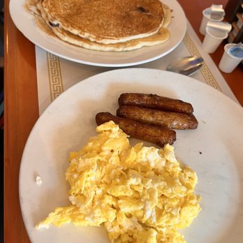 Webby's Grub and Pub - Scrambled Eggs, Sausage Links, Blueberry Pancakes - American Near Me - Plantation, Florida Webby's Grub and Pub - Scrambled Eggs, Sausage Links, Blueberry Pancakes - American Near Me - Plantation, Florida
