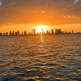 Beach Boat Rental - Boating Near Me - Miami Beach, Florida Beach Boat Rental - Boating Near Me - Miami Beach, Florida