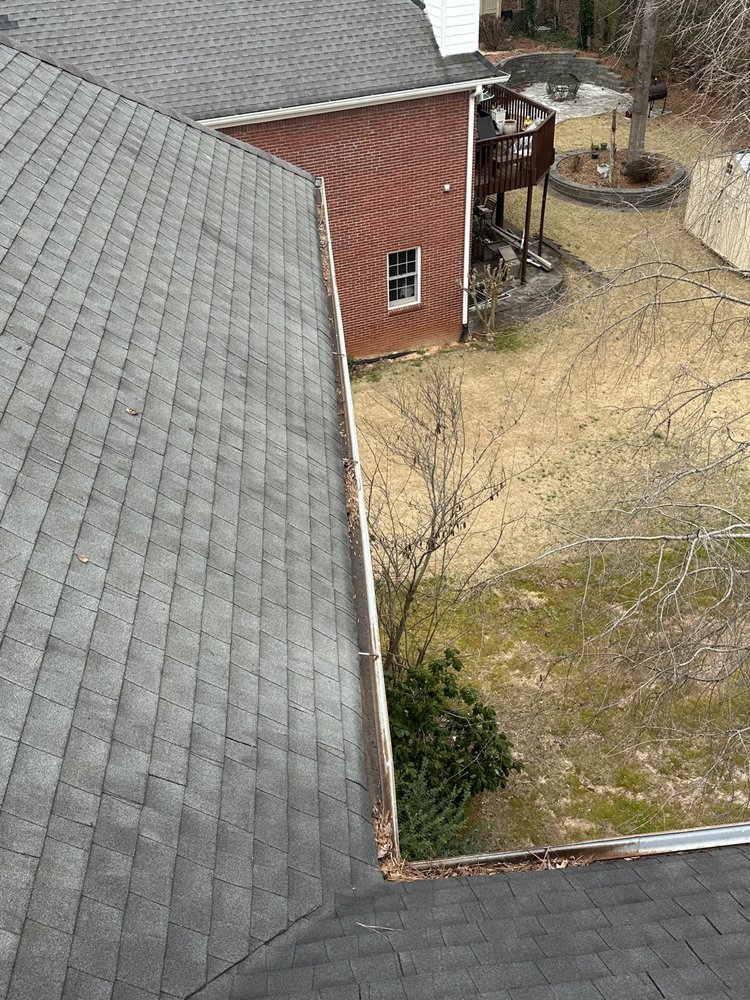 Slide of Ale’s Roofing