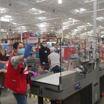 Costco - Fellow employee yelling at me while Daniel, in background, still hasn't covered his nose. - Wholesale Stores Near Me - San Leandro, California Costco - Fellow employee yelling at me while Daniel, in background, still hasn't covered his nose. - Wholesale Stores Near Me - San Leandro, California
