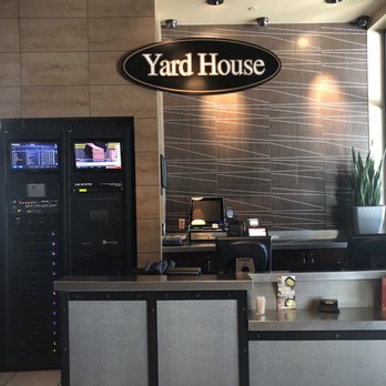 Yard House - Check in desk - New American Near Me - Boca Raton, Florida