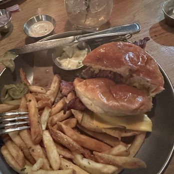 101 Craft Kitchen - 101 Burger - Gastropubs Near Me - Fishers, Indiana 101 Craft Kitchen - 101 Burger - Gastropubs Near Me - Fishers, Indiana