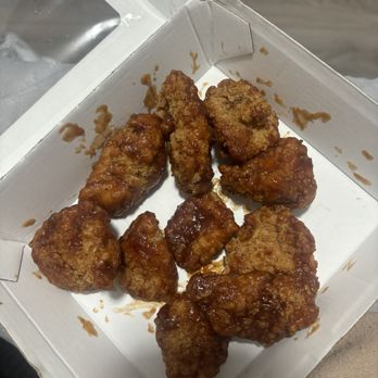 Buffalo Wild Wings - American Near Me - Brighton, Colorado