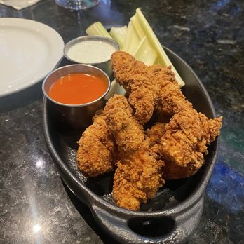 Bar Louie - Brookfield - Chicken Tenders - Bars Near Me - Brookfield, Wisconsin