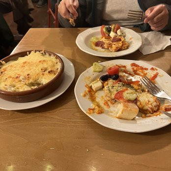 Achuri - Potatoes with 3 cheeses cucumber tomato salad milanesa - Spanish Near Me - Madrid, M