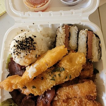 Da Kitchen Maui - Bento Plate has a great assortment. Tempura shrimp, teriyaki beef and chicken, chicken katsu, rice and spam musubi. Wow! - Hawaiian Near Me - Kihei, Hawaii Da Kitchen Maui - Bento Plate has a great assortment. Tempura shrimp, teriyaki beef and chicken, chicken katsu, rice and spam musubi. Wow! - Hawaiian Near Me - Kihei, Hawaii