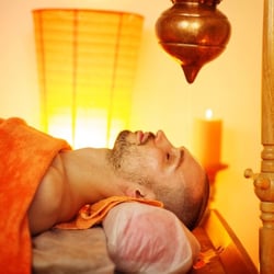 Vibrance Ayurveda - Ahhh, Shirodhara! Warm medicated oil is poured in a steady stream over the 3rd eye to relieve sleeplessness, anxiety and headach