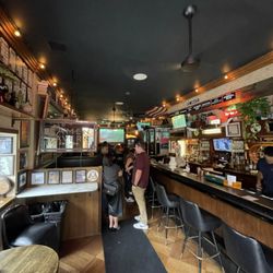 Damen Tavern