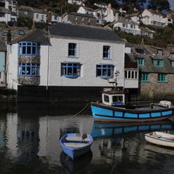 The Anchorage Holiday Cottage - The Anchorage on Polperro harbour front.