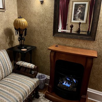 Manayunk Chambers Guest House - Parisienne Room - Guest Houses Near Me - Philadelphia, Pennsylvania