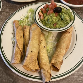 La Pinata - Chicken Flauta's - Mexican Near Me - Phoenix, Arizona La Pinata - Chicken Flauta's - Mexican Near Me - Phoenix, Arizona