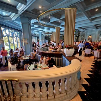 Sadelle's - Beautiful interior dining area at Bellagio - Breakfast & Brunch Near Me - Las Vegas, Nevada