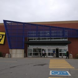 Best Buy - Front Exterior
