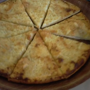 Breakers Country Club - Cheese garlic pizza - Golf Near Me - Wamberal, NSW