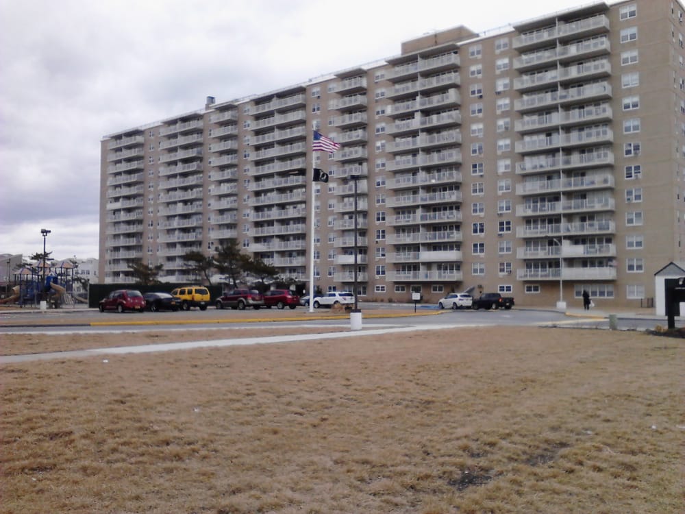 DAYTON BEACH PARK COMPANY COP CLOSED 8400 Shore Front Pkwy, Rockaway Beach, New York