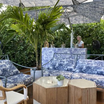 Dior Cafe - Pretty setting - Coffee & Tea Near Me - Miami, Florida