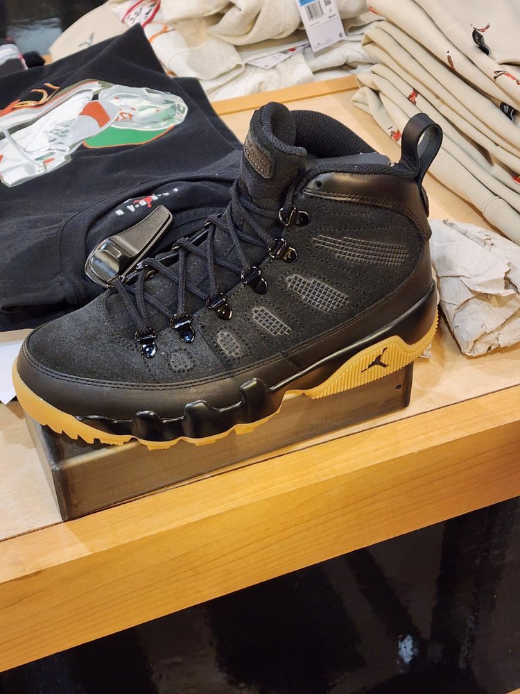 THE ATHLETE’S FOOT Updated October 2024 3340 Mall Loop Dr, Joliet, Illinois Shoe Stores