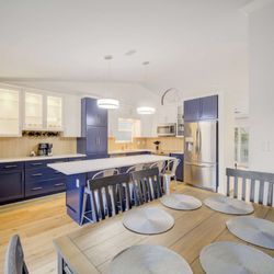 Beach Bums Cleaning Service - Clean townhome in the heart of Destin!