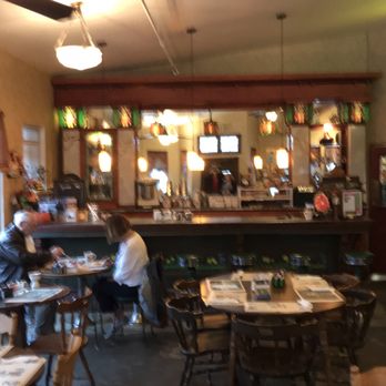 The Busy Bee Cafe - Cafes Near Me - Buffalo, Wyoming