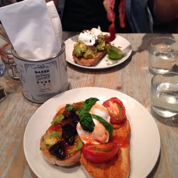Bill's - Vegetarian breakfast and avocado on toast (with additional bacon) - Breakfast & Brunch Near Me - London, XGL