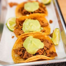 Tacos Veganos - 3 tacos with asada