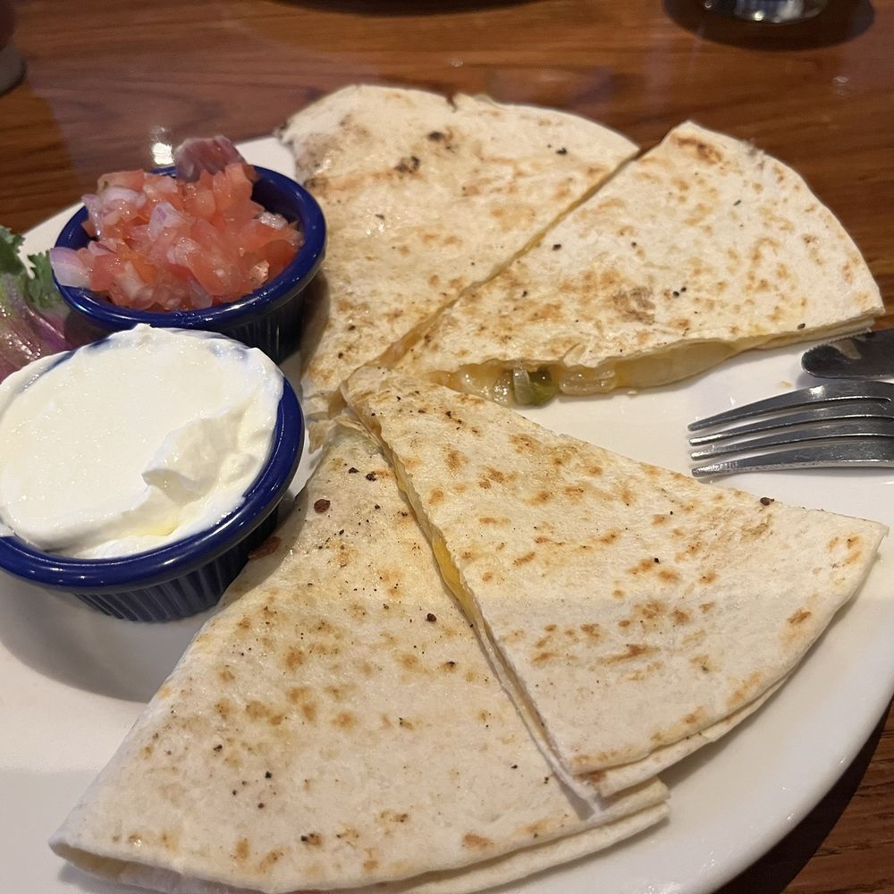 Cuzzy's - Quesedilla - Pizza Near Me - Camden, Maine