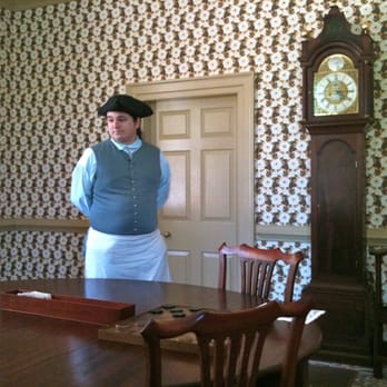 Colonial Williamsburg - The Coffee House Tour - Tours Near Me - Williamsburg, Virginia Colonial Williamsburg - The Coffee House Tour - Tours Near Me - Williamsburg, Virginia