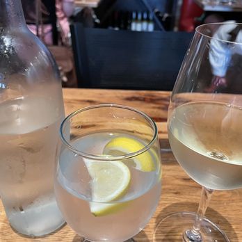 Vino & Vinyl - Water and Leitz Riesling #HoustonRestaurantsWeeks2023 - Wine Bars Near Me - Sugar Land, Texas Vino & Vinyl - Water and Leitz Riesling #HoustonRestaurantsWeeks2023 - Wine Bars Near Me - Sugar Land, Texas