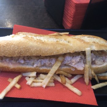 Delisko - Montadito atun con tomate (tuna with tomato mini sammich) - Burgers Near Me - Madrid, M