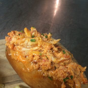 Dune Lounge - the best lobster roll ever homemade fluffy potato roll with a lot of lobster and spice mayo !!! to dye for - New American Near Me - Montauk, New York