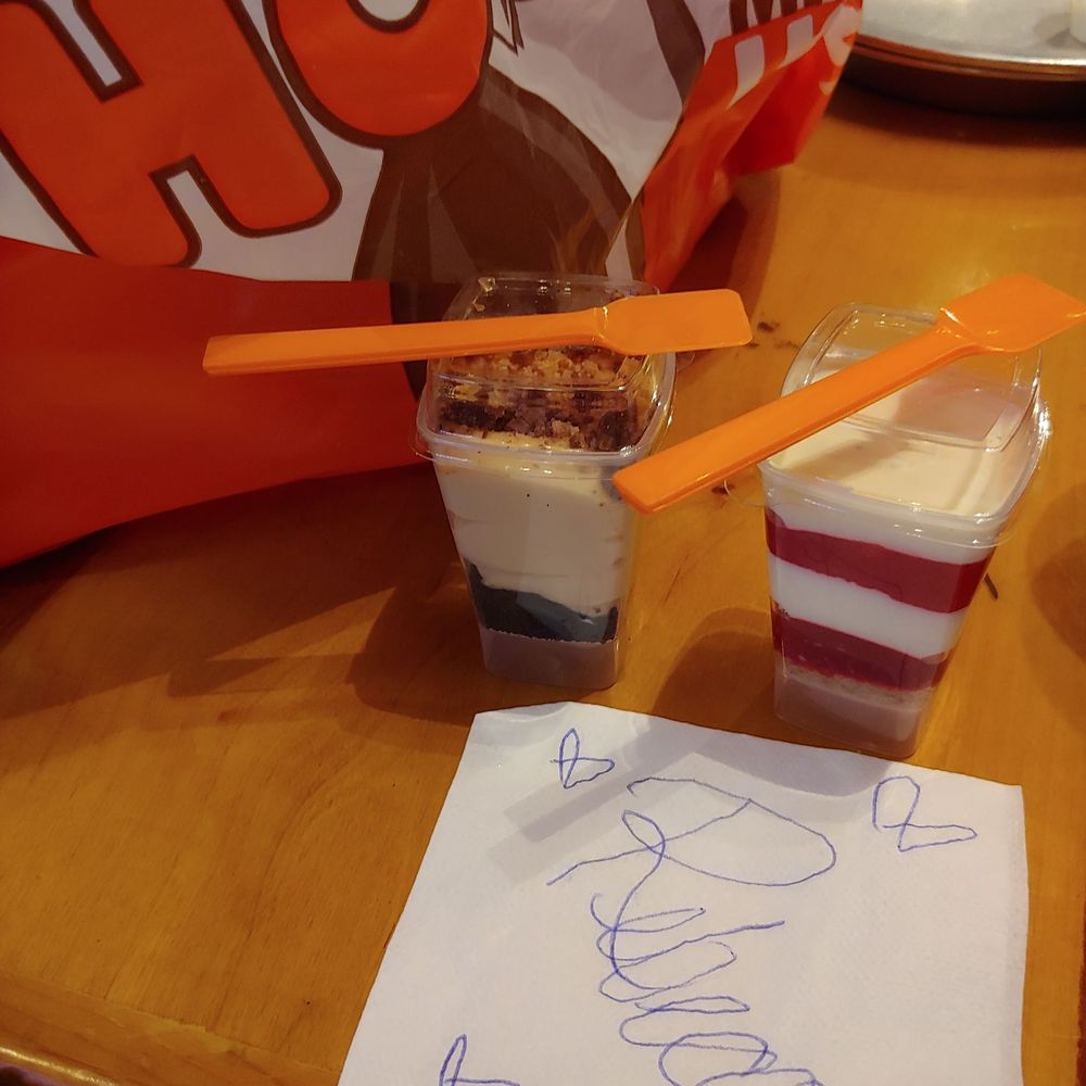 Hooters - Thanks for the great service Rebecca! - American Near Me - Tucson, Arizona